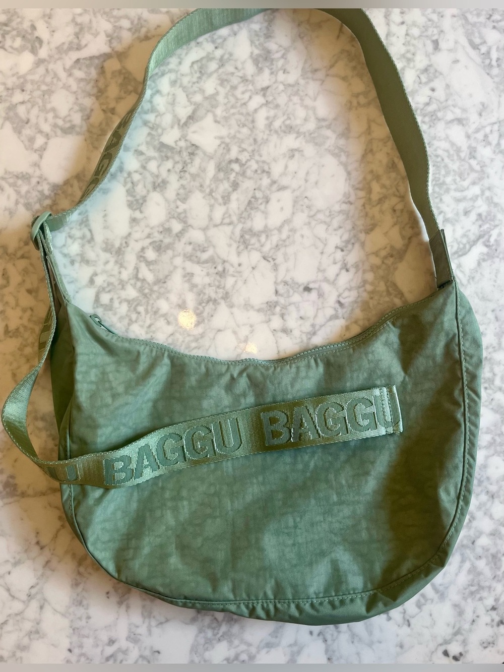 BAGGU Medium Crescent Bag in Seafoam | UO Exclusive